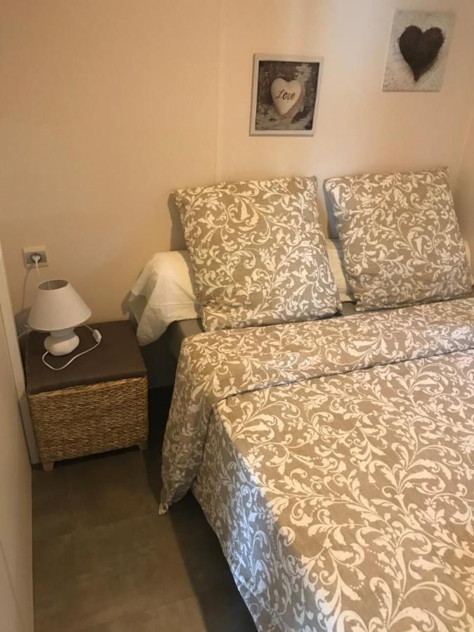 Mobilhome En Face Des Plages 耶尔 外观 照片